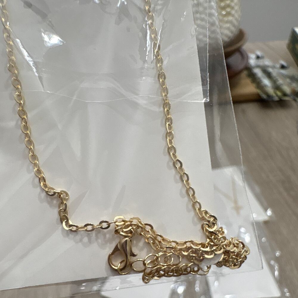 Christianity Cross Pendant Necklaces Lot on Chains, Gold Tone & Silver Tone Gift - Picture 5 of 5